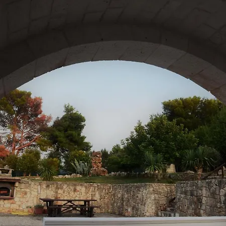 Trulli And Light Villa *