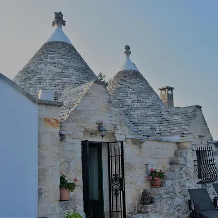 Trulli And Light Villa