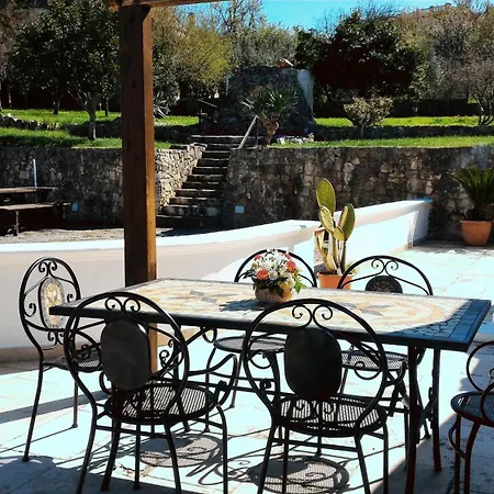 Villa Trulli And Light *