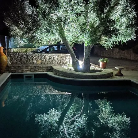 Trulli And Light Villa *
